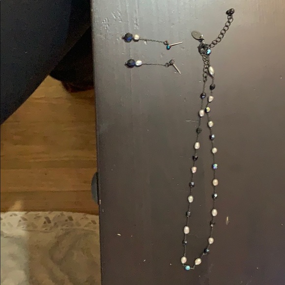 Lia Sophia necklace and earring set - Picture 1 of 3